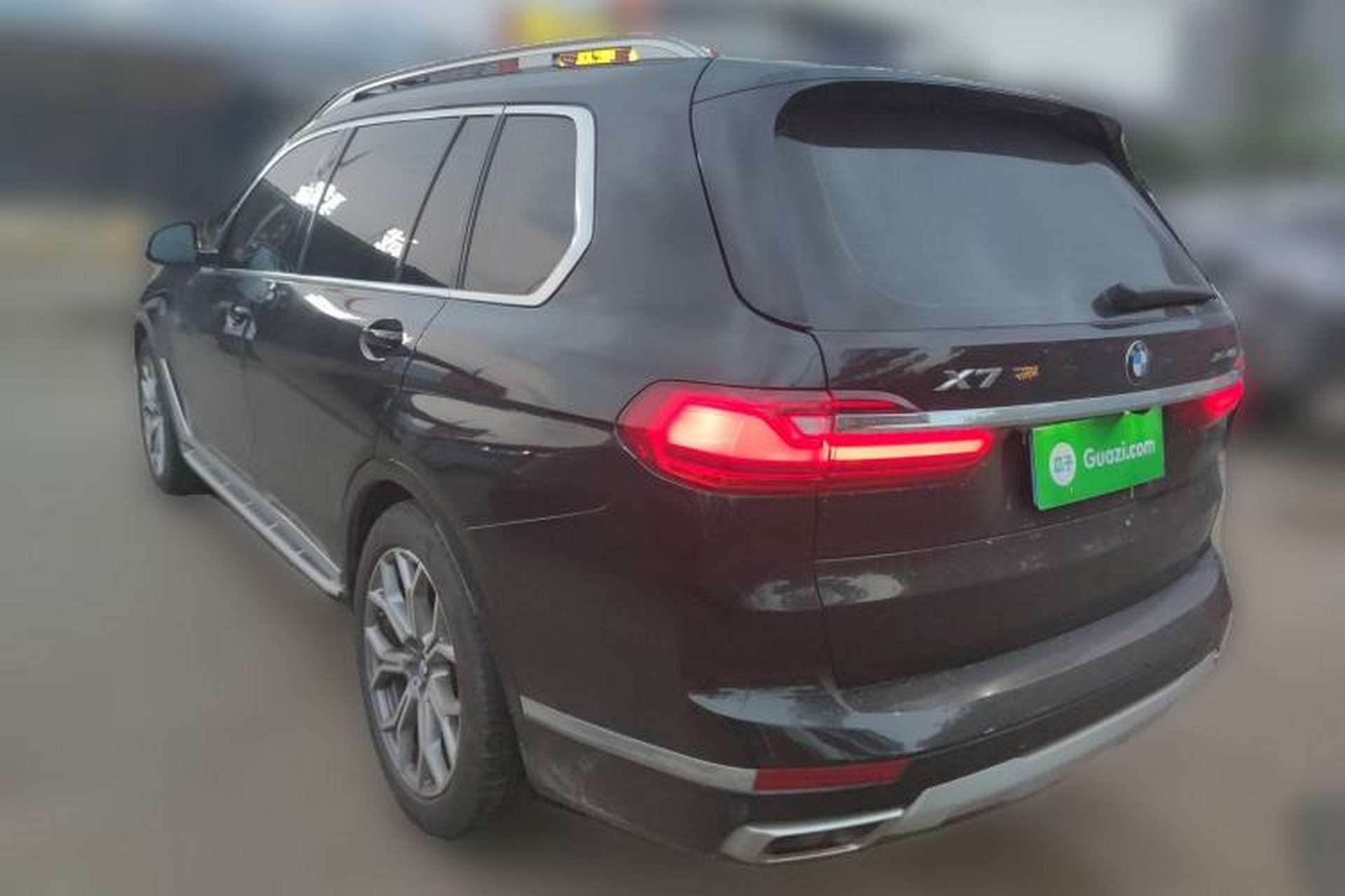 Used BMW X7 2021 xDrive40i Luxury Package with Leading Features Rear Left 45 Deg
