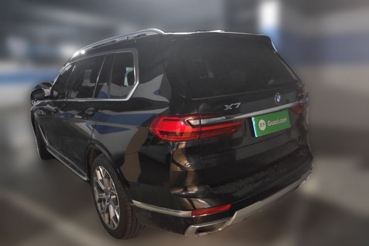 Used BMW X7 2021 xDrive40i Luxury Package with Leading Features Rear Left 45 Deg