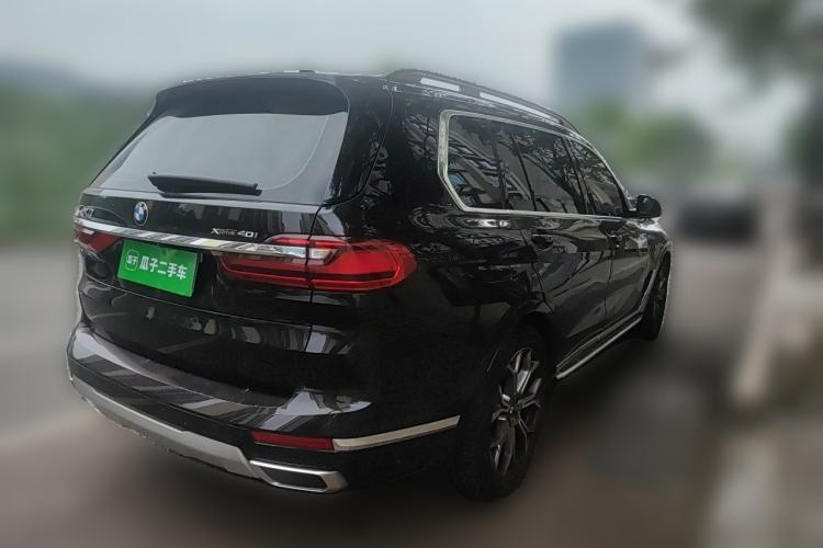 Used BMW X7 2021 Restyled xDrive40i Luxury Package with Premium Features Rear Right 45 Deg