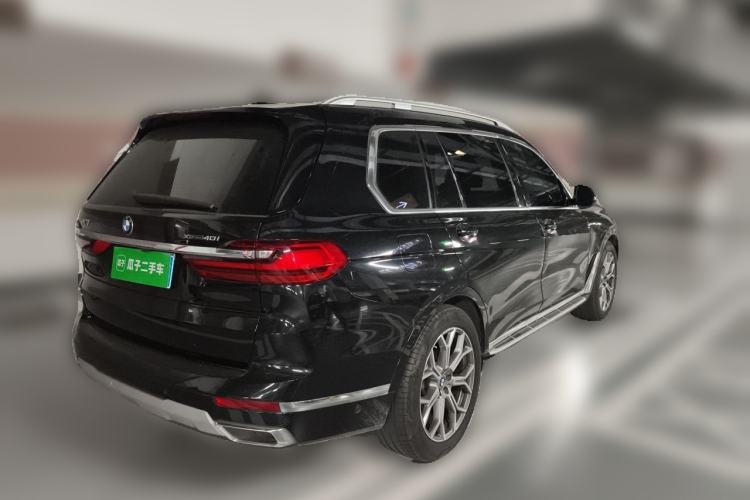 Used BMW X7 2021 xDrive40i Luxury Package with Leading Features Rear Right 45 Deg
