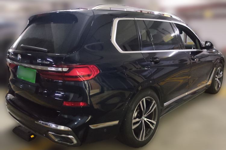 Used BMW X7 2021 Restyled xDrive40i Luxury Version with M Sport Package Rear Right 45 Deg