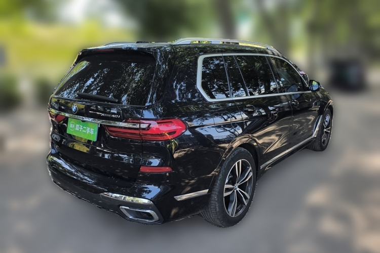 Used BMW X7 2021 xDrive40i Luxury M Sport Package Rear Right 45 Deg
