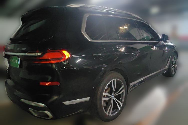 Used BMW X7 2021 Restyled xDrive40i Luxury Version with M Sport Package Rear Right 45 Deg