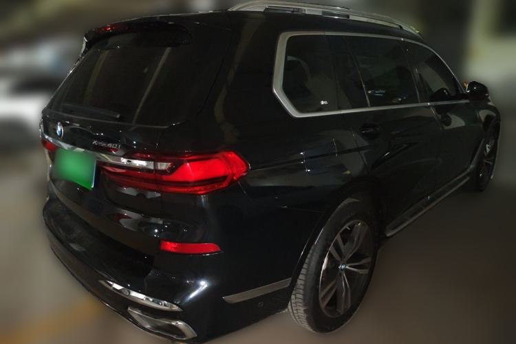 Used BMW X7 2021 xDrive40i Luxury M Sport Package Rear Right 45 Deg