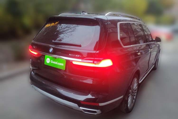 Used BMW X7 2021 xDrive40i Luxury Package with Leading Features Rear Right 45 Deg
