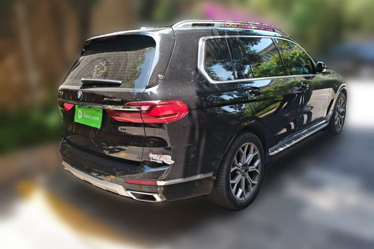 Used BMW X7 2021 xDrive40i Luxury Package with Leading Features Rear Right 45 Deg