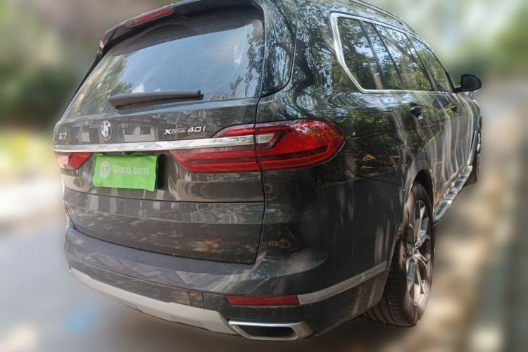 Used BMW X7 2021 xDrive40i Luxury Package with Leading Features Rear Right 45 Deg
