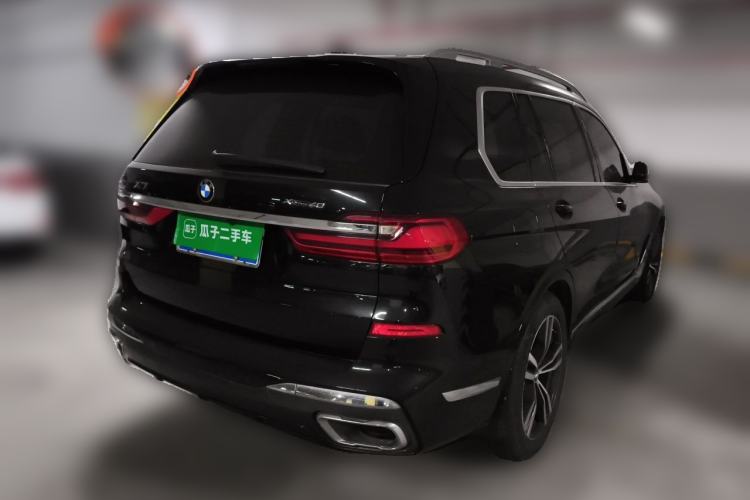 Used BMW X7 2021 xDrive40i Luxury M Sport Package Rear Right 45 Deg