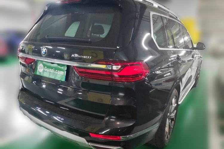 Used BMW X7 2021 Facelifted xDrive40i Luxury Package with Leading Features Rear Right 45 Deg