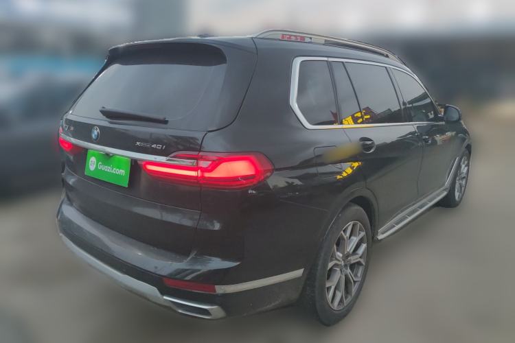 Used BMW X7 2021 xDrive40i Luxury Package with Leading Features Rear Right 45 Deg