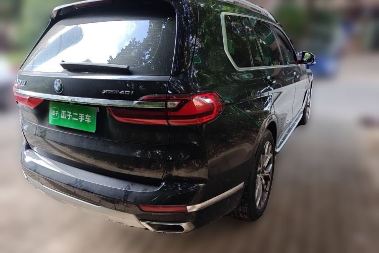 Used BMW X7 2021 xDrive40i Luxury Package with Leading Features Rear Right 45 Deg