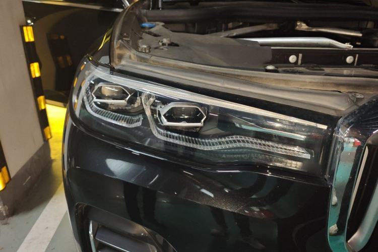Used BMW X7 2021 xDrive40i Luxury Package with Leading Features Right Front Headlight
