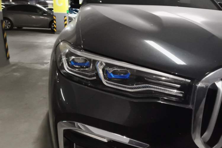 Used BMW X7 2021 xDrive40i Luxury M Sport Package Right Front Headlight