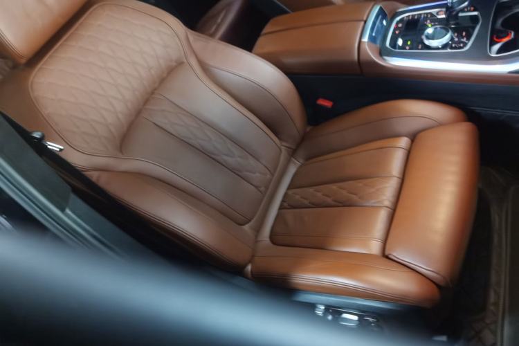 Used BMW X7 2021 xDrive40i Luxury M Sport Package Right Front Seat