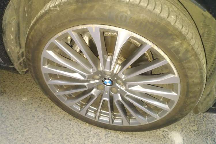 Used BMW X7 2021 xDrive40i Luxury Package with Leading Features Right Front Wheel Hub