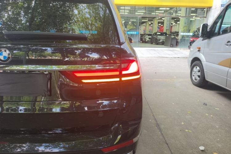 Used BMW X7 2021 xDrive40i Luxury Package with Leading Features Right Rear Taillight