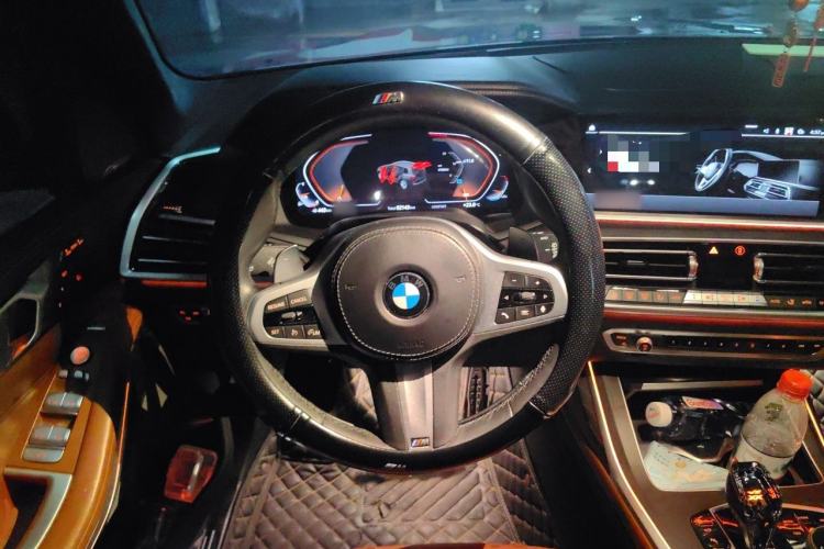 Used BMW X7 2021 Restyled xDrive40i Luxury Version with M Sport Package Steering Wheel