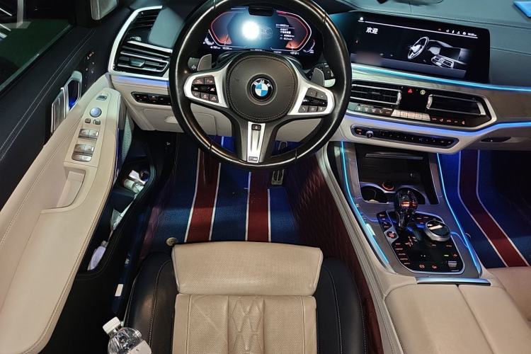 Used BMW X7 2021 xDrive40i Executive Model with M Sport Package Steering Wheel