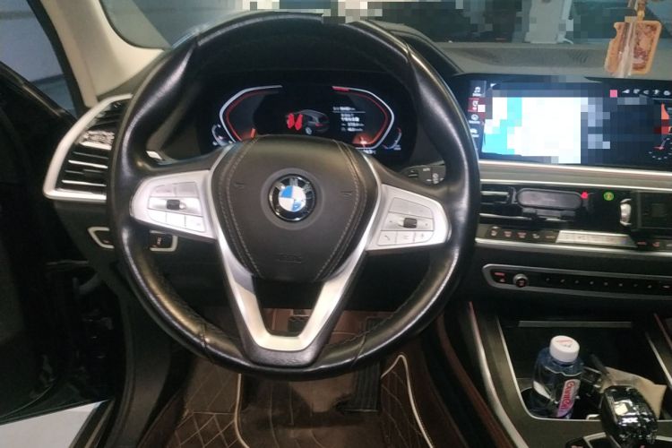 Used BMW X7 2021 xDrive40i Luxury Package with Leading Features Steering Wheel