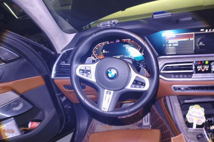 Used BMW X7 2021 xDrive40i Executive Model with M Sport Package Steering Wheel