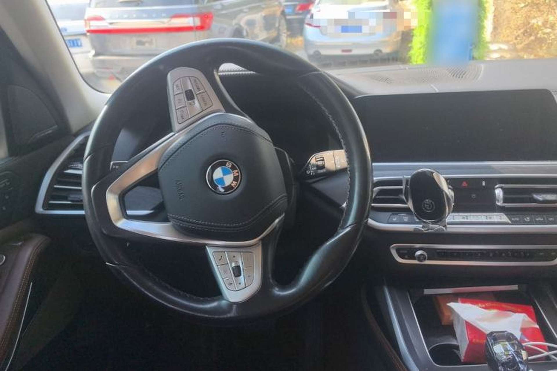 Used BMW X7 2021 xDrive40i Luxury Package with Leading Features Steering Wheel
