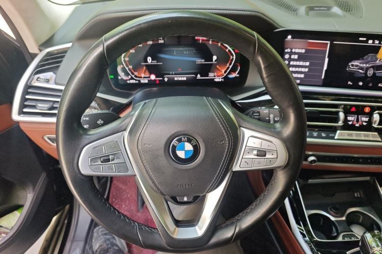 Used BMW X7 2021 xDrive40i Executive Luxury Package Steering Wheel