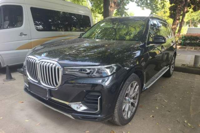 BMW X7 2021 xDrive40i Luxury Package with Leading Features с пробегом
