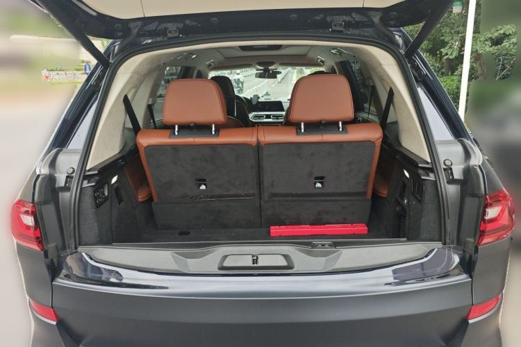 Used BMW X7 2021 xDrive40i Executive Model with M Sport Package Trunk