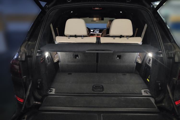 Used BMW X7 2021 xDrive40i Executive Model with M Sport Package Trunk