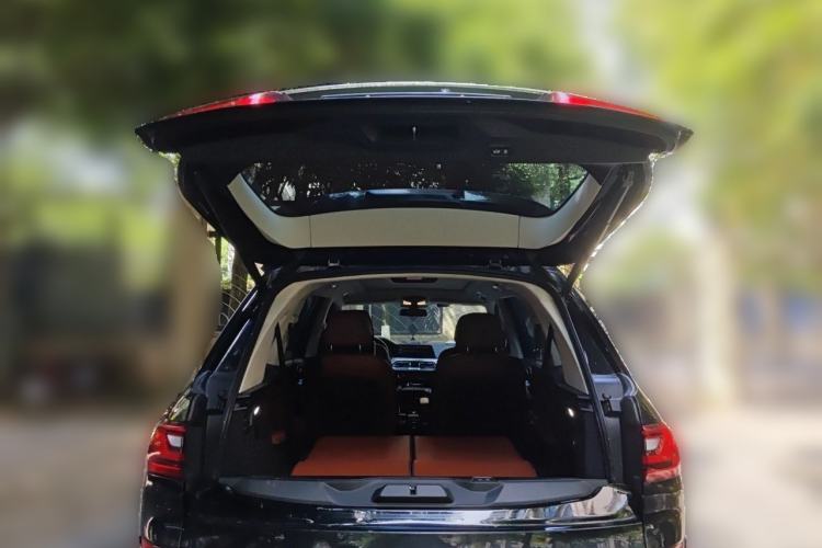 Used BMW X7 2021 xDrive40i Executive Model with M Sport Package Trunk
