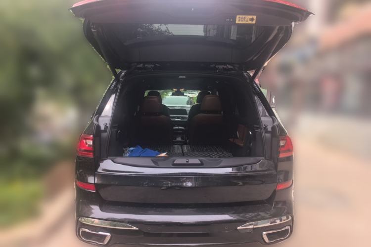 Used BMW X7 2021 xDrive40i Luxury M Sport Package Trunk