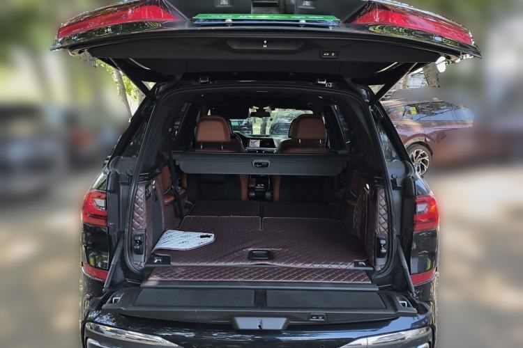 Used BMW X7 2021 xDrive40i Luxury M Sport Package Trunk