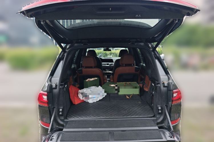 Used BMW X7 2021 Restyled xDrive40i Luxury Version with M Sport Package Trunk