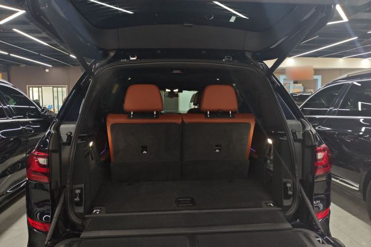 Used BMW X7 2021 xDrive40i Luxury M Sport Package Trunk