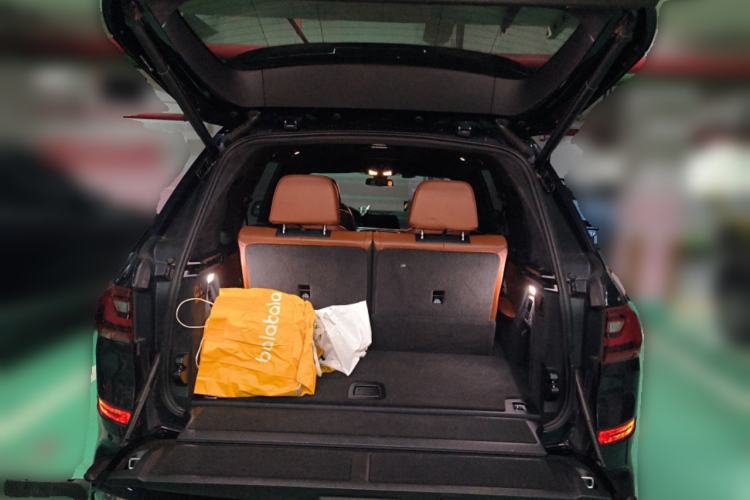 Used BMW X7 2021 xDrive40i Luxury M Sport Package Trunk