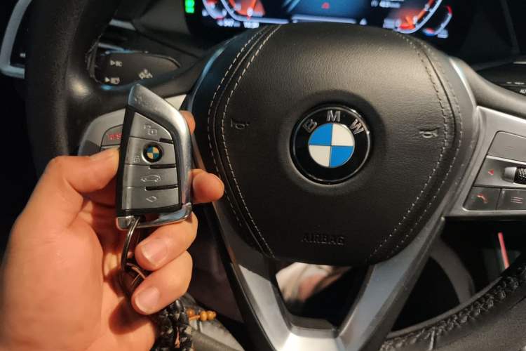 Used BMW X7 2021 xDrive40i Luxury Package with Leading Features Vehicle Key