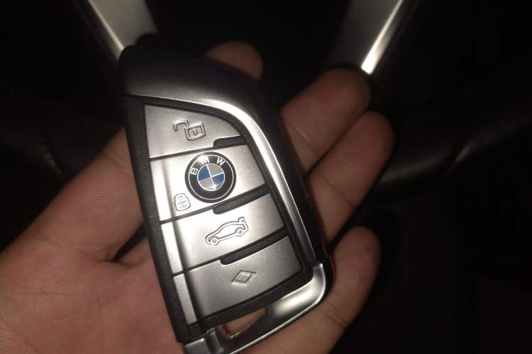 Used BMW X7 2021 xDrive40i Luxury Package with Leading Features Vehicle Key