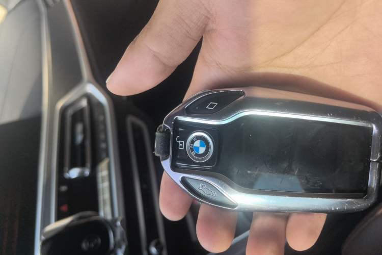Used BMW X7 2021 xDrive40i Luxury Package with Leading Features Vehicle Key