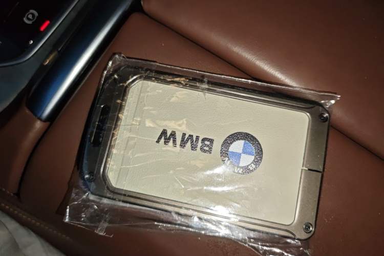 Used BMW X7 2021 xDrive40i Executive Model with M Sport Package Vehicle Key