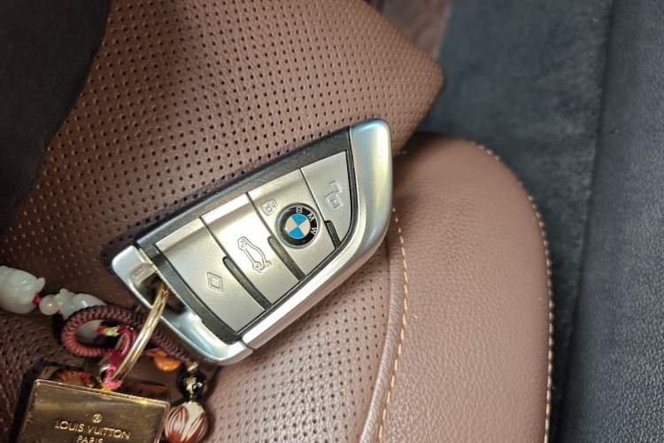 Used BMW X7 2021 xDrive40i Luxury Package with Leading Features Vehicle Key