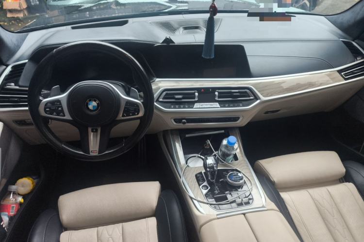 Used BMW X7 2021 xDrive40i Executive Model with M Sport Package Center Console