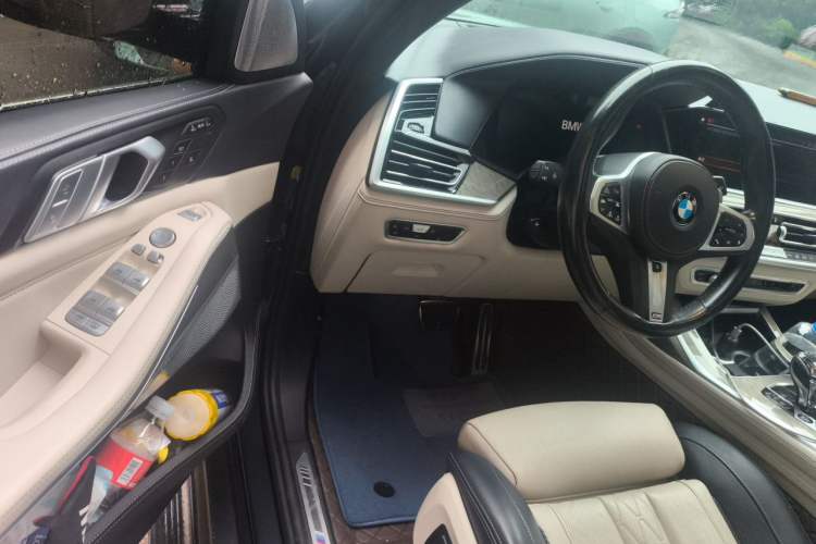 Used BMW X7 2021 xDrive40i Executive Model with M Sport Package Driver Seat