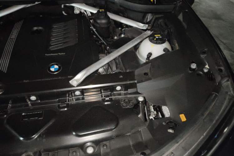 Used BMW X7 2021 xDrive40i Executive Model with M Sport Package Engine Bay Left