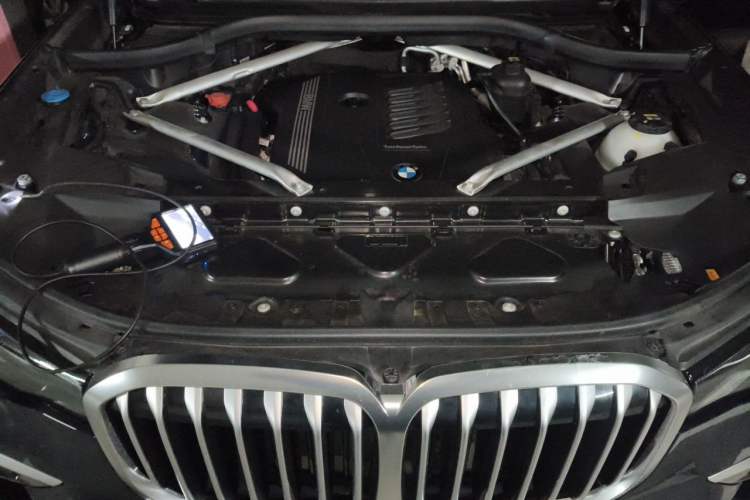 Used BMW X7 2021 xDrive40i Executive Model with M Sport Package Engine Bay