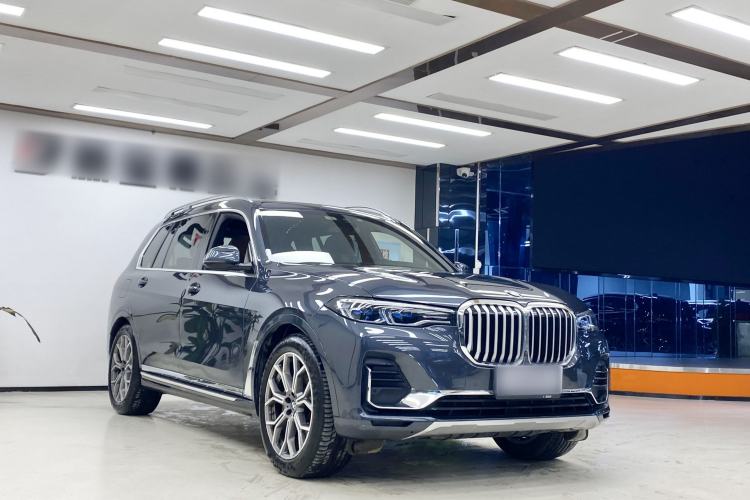 Used BMW X7 2021 xDrive40i Luxury Package with Premium Features Exterior 1