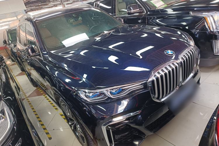 Used BMW X7 2021 xDrive40i Luxury M Sport Package Exterior 2