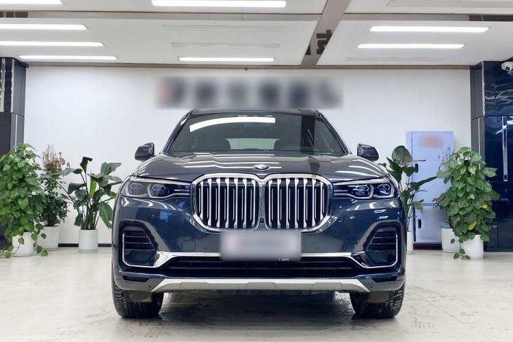 Used BMW X7 2021 xDrive40i Luxury Package with Premium Features Exterior 5