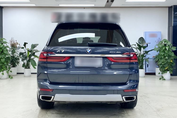 Used BMW X7 2021 xDrive40i Luxury Package with Premium Features Exterior 6
