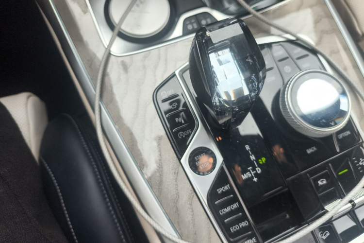 Used BMW X7 2021 xDrive40i Executive Model with M Sport Package Gear Lever