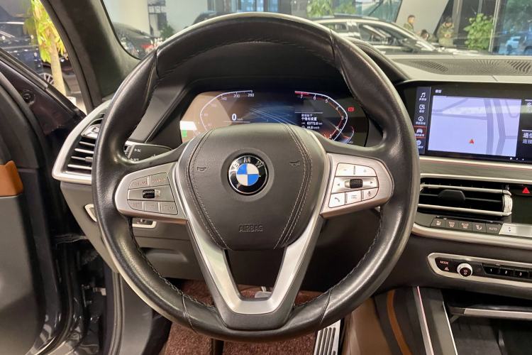 Used BMW X7 2021 xDrive40i Luxury Package with Premium Features Interior 2